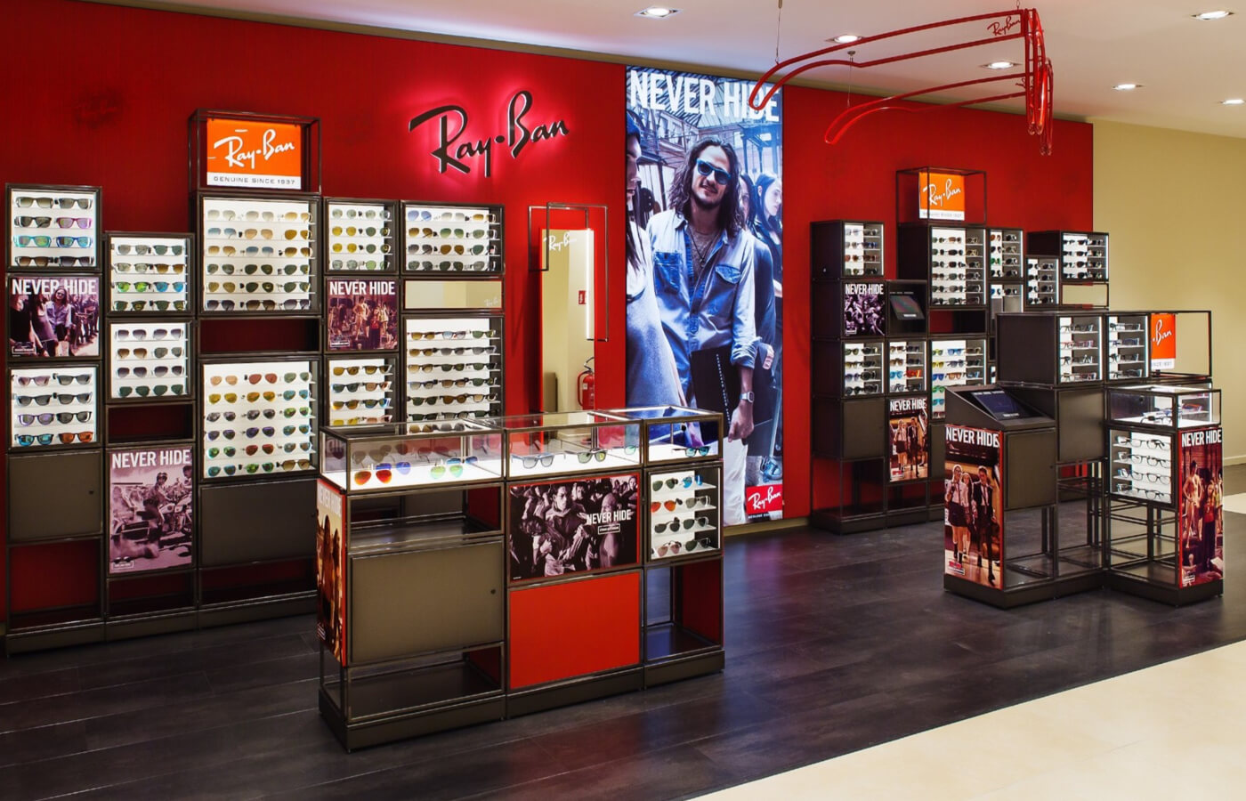 Display systems for Ray-Ban shop-in 